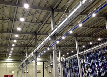 ICEPIPE LED high bay lights in a factory